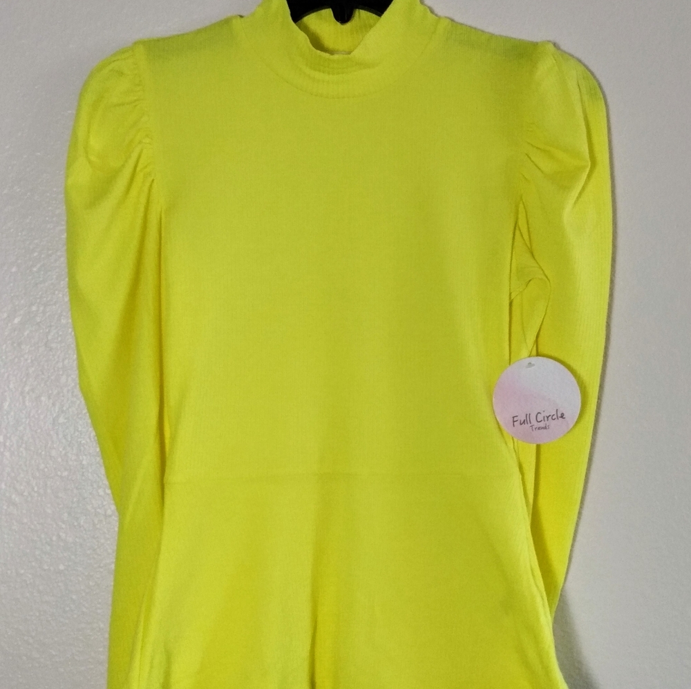 Brand New!! Women's Trend Blouse - Size S
